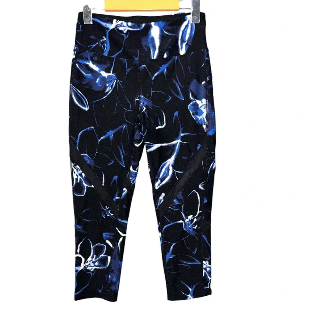DKNY Cropped Capri Exercise Pants – Size Small 🖤💙
